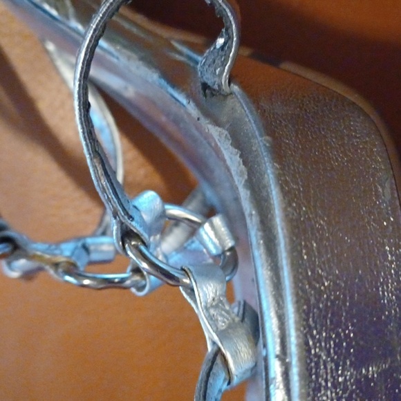 💙🌺Guess Silver Strappy Heeled Sandals - Picture 11 of 15